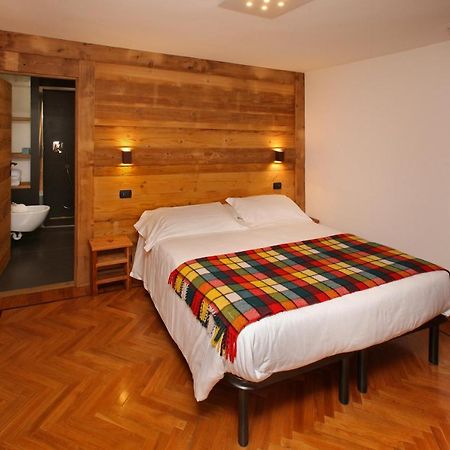 Hotel Biancaneve Sauze D'Oulx Bagian luar foto