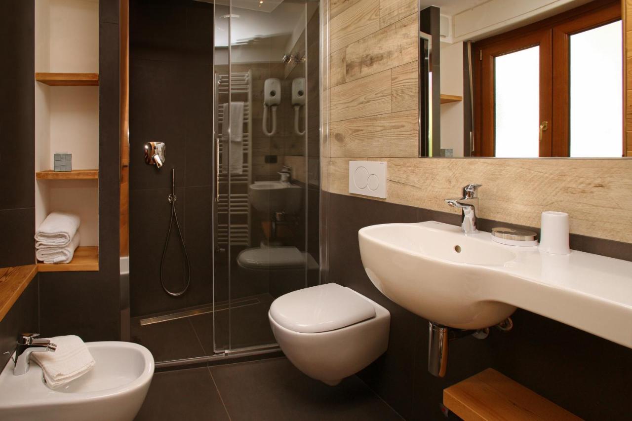 Hotel Biancaneve Sauze D'Oulx Bagian luar foto