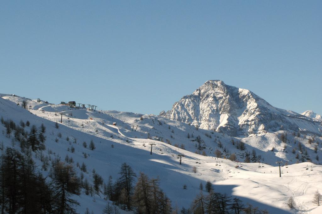 Hotel Biancaneve Sauze D'Oulx Bagian luar foto